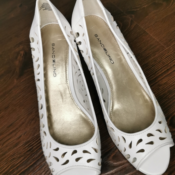 Bandolino Elegant White Sandal - Picture 5 of 5